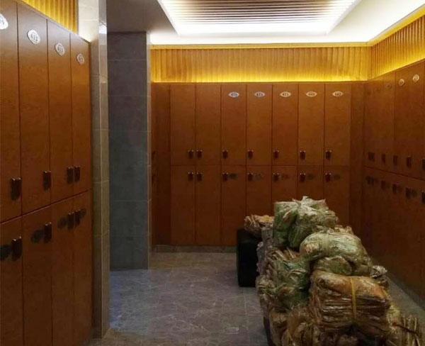 合肥全屋定制衣柜使用生態(tài)板有哪些優(yōu)缺點？